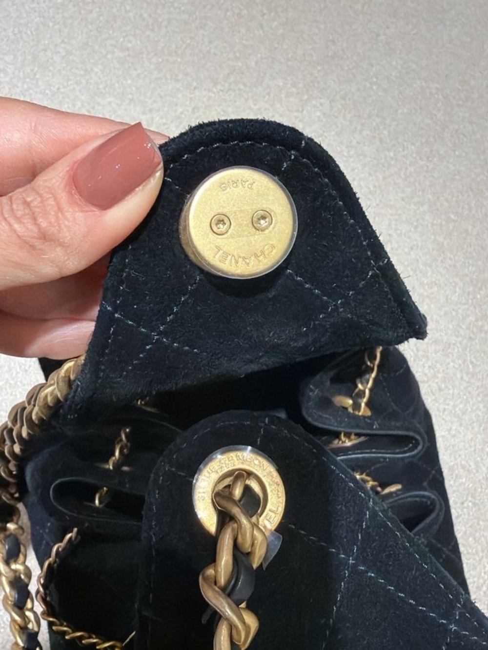 CHANEL 25 Black Quilted Suede SMALL Drawstring Shoulder Bag with Gold Chain NWT - Picture 7 of 9